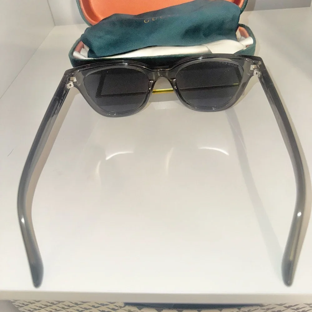New Gucci Black Sunglasses With Case